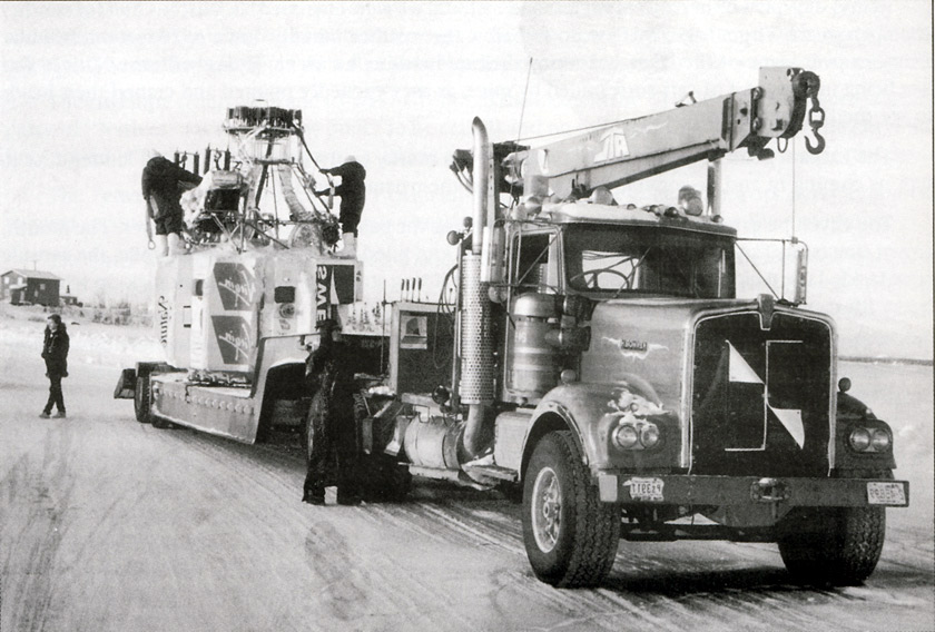 Picture of the truck and capsule on the ice road
